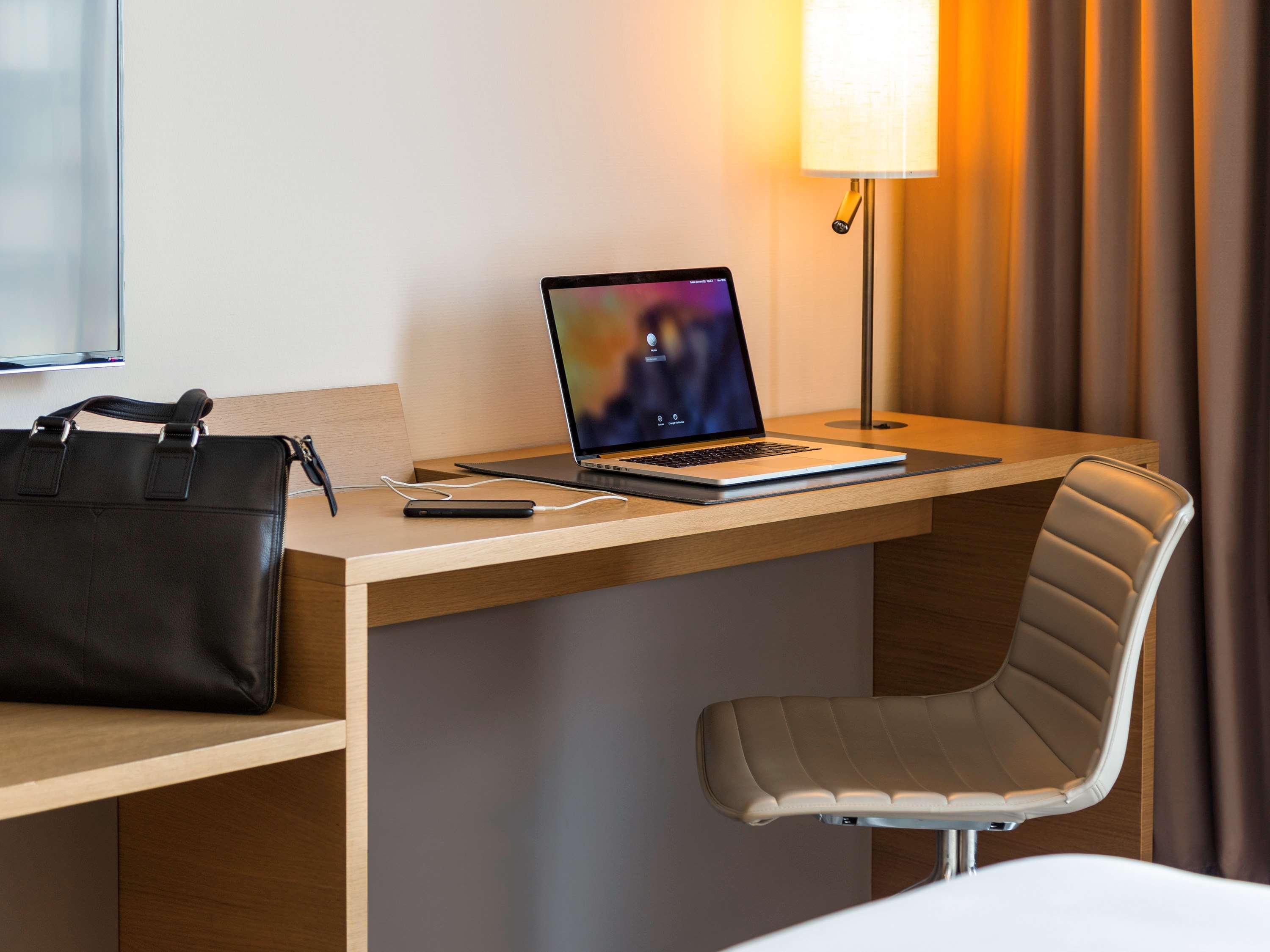 Pullman Basel Europe Hotel Екстериор снимка