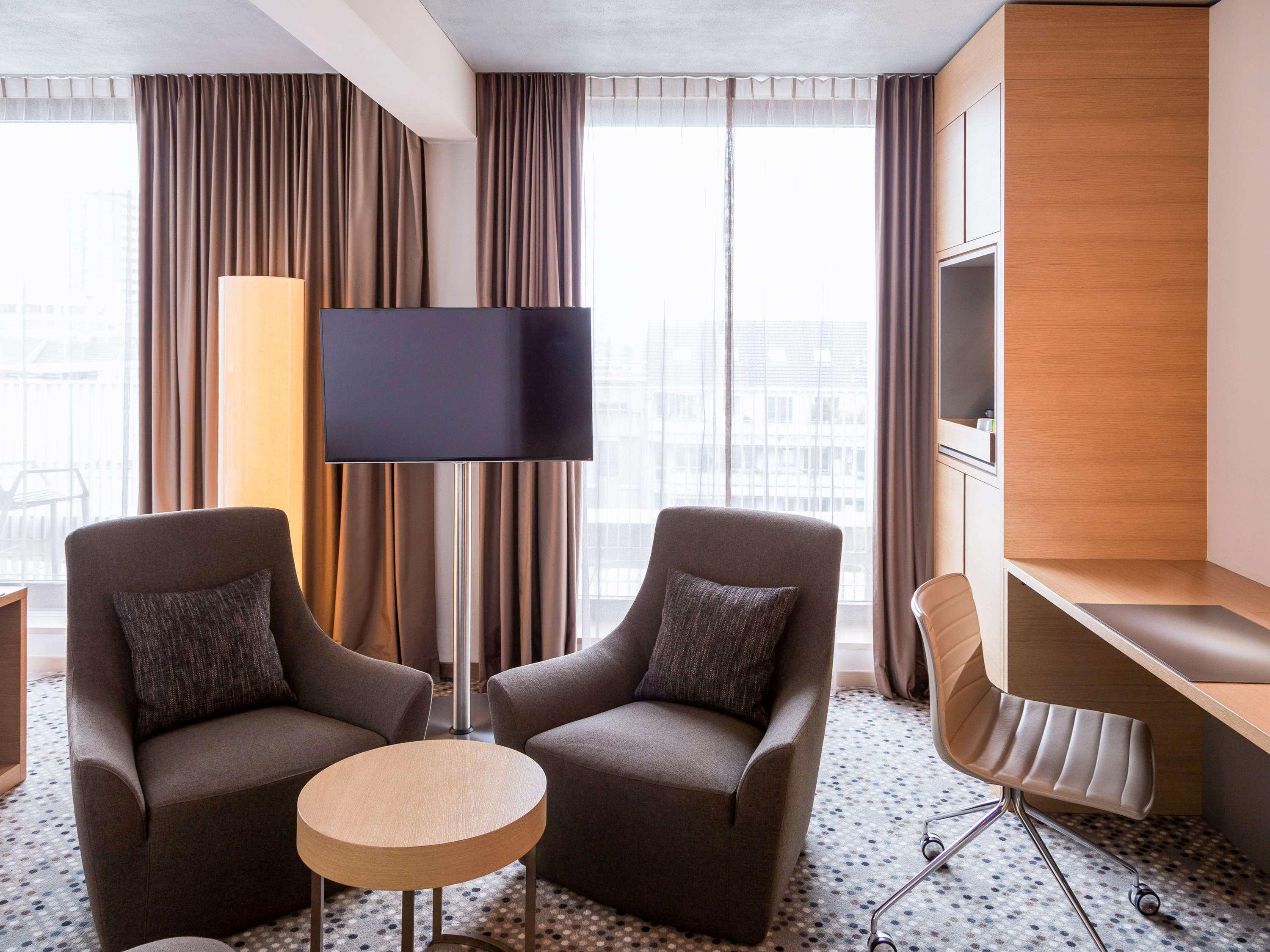 Pullman Basel Europe Hotel Екстериор снимка